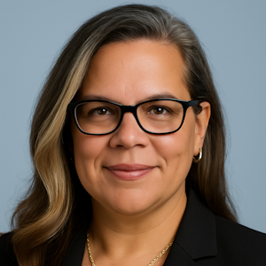 Christine Winter Headshot